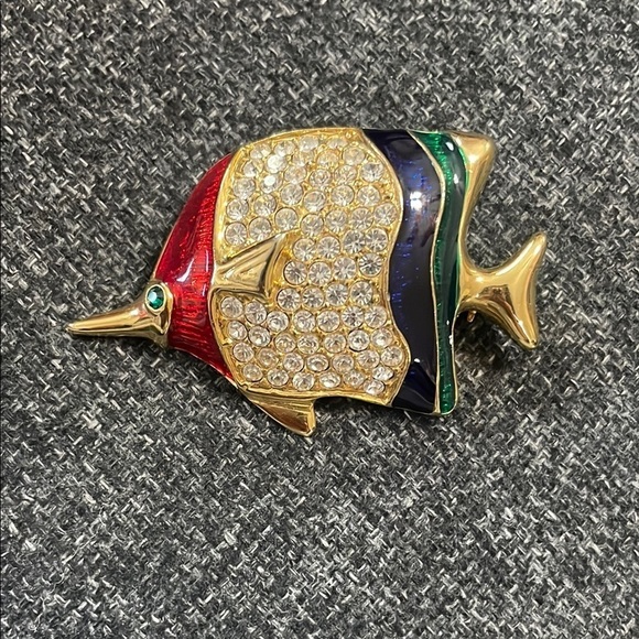 Vintage Jewelry - Vintage Enamel and Rhinestone Fish Brooch with Gold Accents